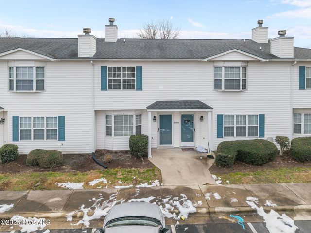 3915 Sterling Pointe Drive Jj9, Winterville, NC 28590