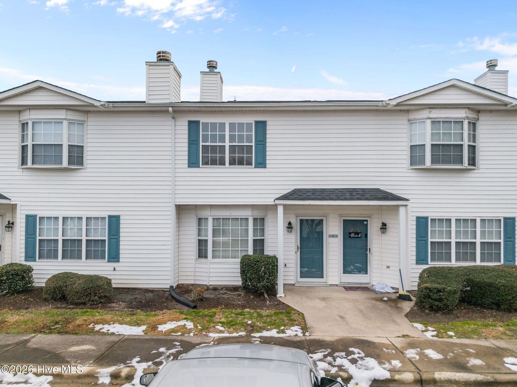 3915 Sterling Pointe Drive Jj9, Winterville, NC 28590