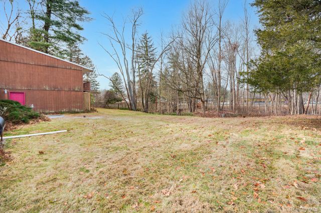 3 Pond Road, Poughkeepsie, NY 12601