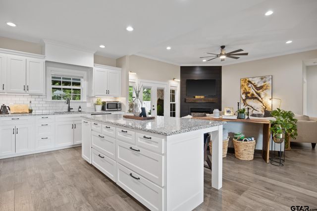 2729 Stone Briar, Mt Pleasant, TX 75455