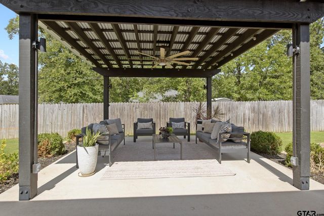 2729 Stone Briar, Mt Pleasant, TX 75455