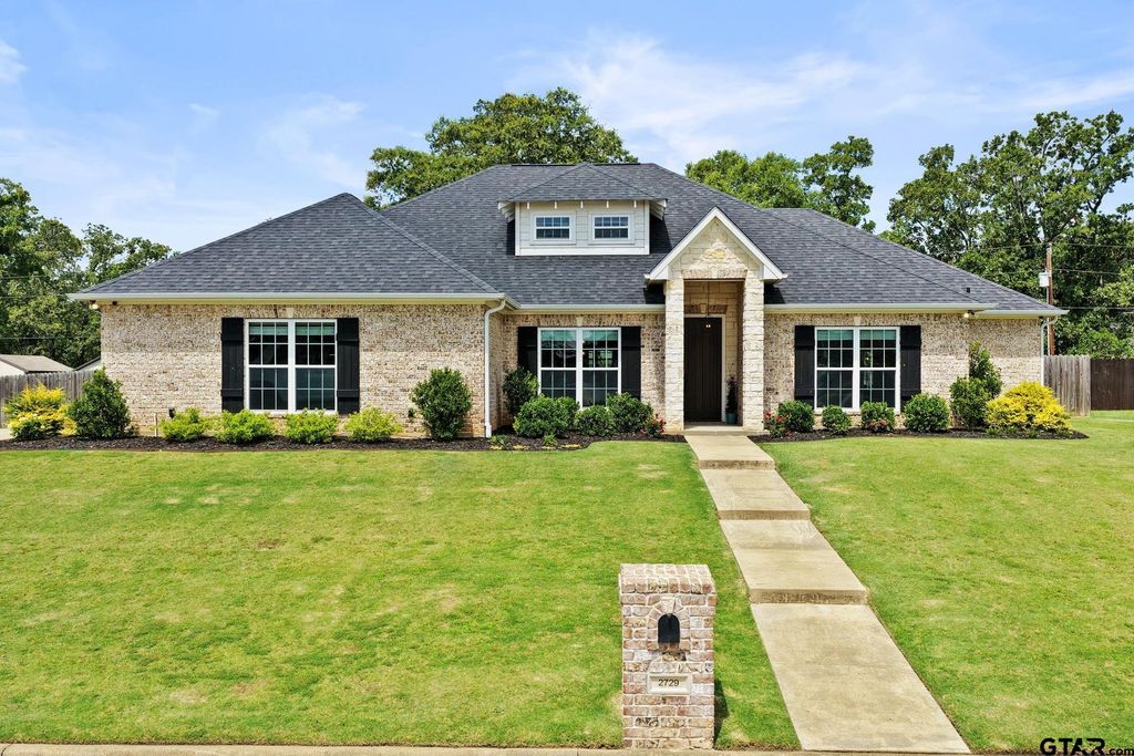 2729 Stone Briar, Mt Pleasant, TX 75455
