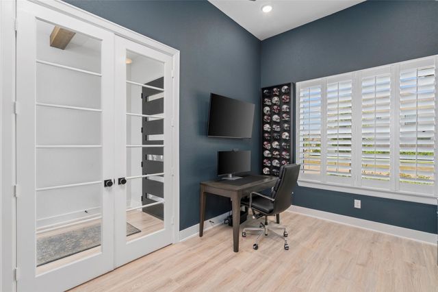 324 Coldwater Creek Court, Conroe, TX 77304