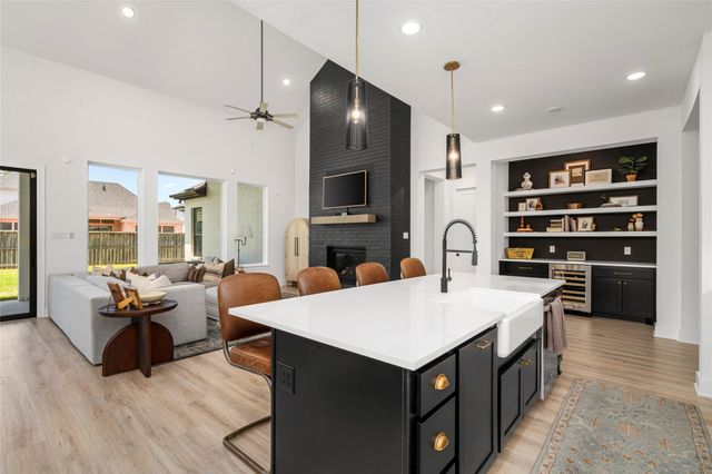 324 Coldwater Creek Court, Conroe, TX 77304