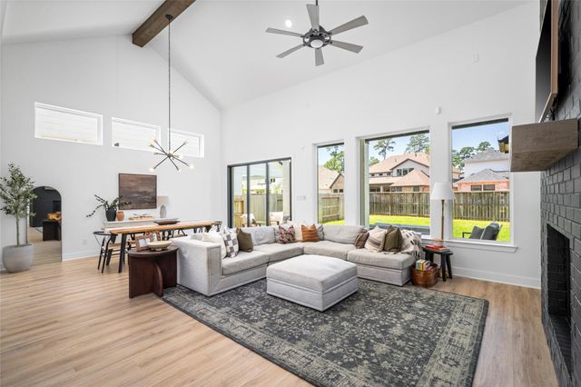 324 Coldwater Creek Court, Conroe, TX 77304