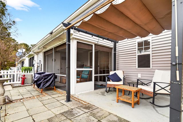 300 Yellow Hawthorn Circle, Summerville, SC 29483