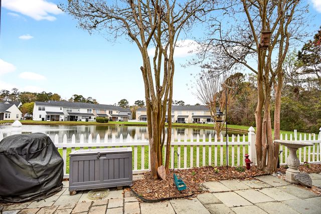 300 Yellow Hawthorn Circle, Summerville, SC 29483