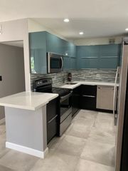 124 NE 19th Ct B-204, Wilton Manors, FL 33305
