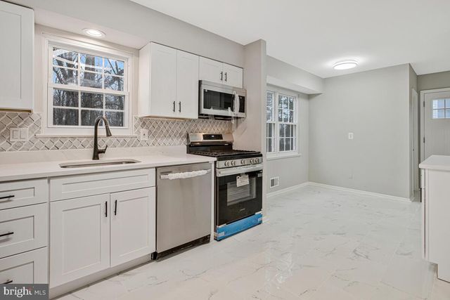 1224 PLEASANT VALLEY DR, Baltimore, MD 21228