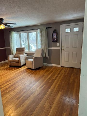 22 Falcon St, Methuen, MA 01844