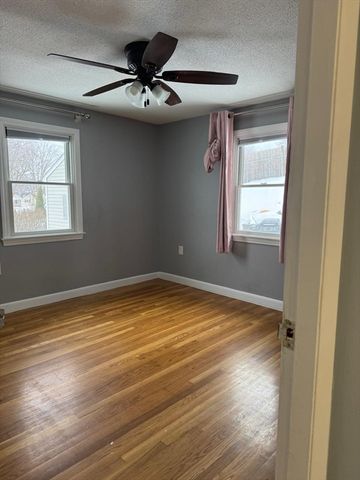 22 Falcon St, Methuen, MA 01844