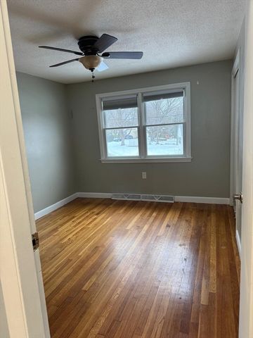 22 Falcon St, Methuen, MA 01844