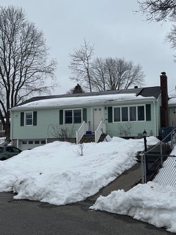 22 Falcon St, Methuen, MA 01844