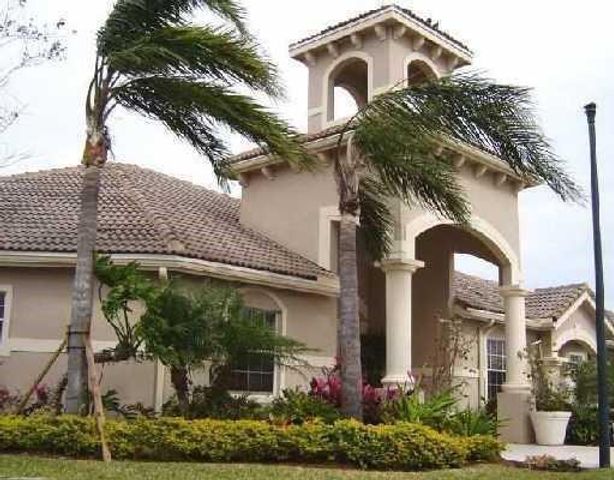 5011 Wiles Road 208, Coconut Creek, FL 33073