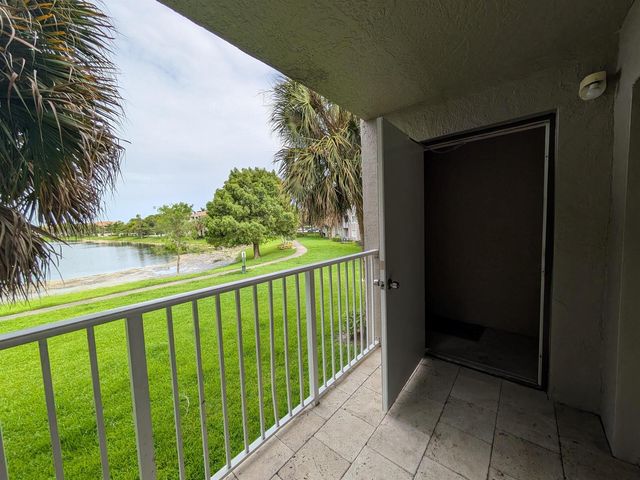 5011 Wiles Road 208, Coconut Creek, FL 33073
