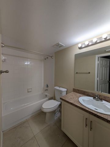 5011 Wiles Road 208, Coconut Creek, FL 33073