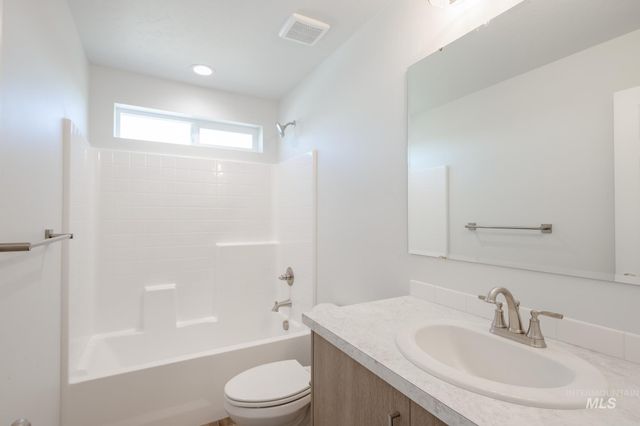 2936 E Mossy Creek Dr, Kuna, ID 83634