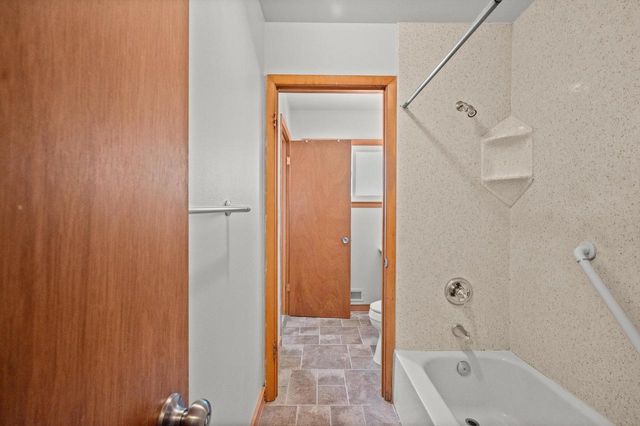 1790 Spruce COURT, South Milwaukee, WI 53172