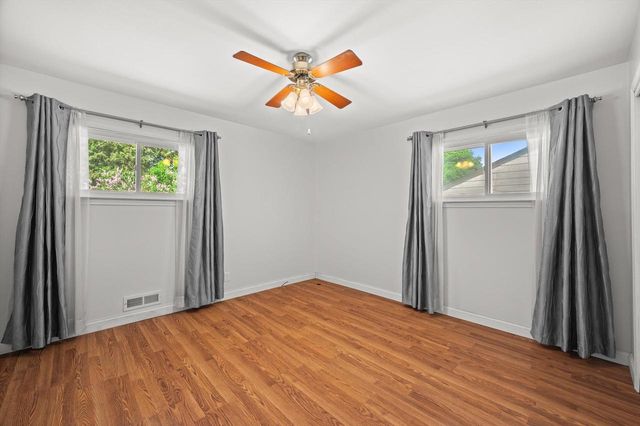 1790 Spruce COURT, South Milwaukee, WI 53172