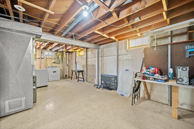 1790 Spruce COURT, South Milwaukee, WI 53172