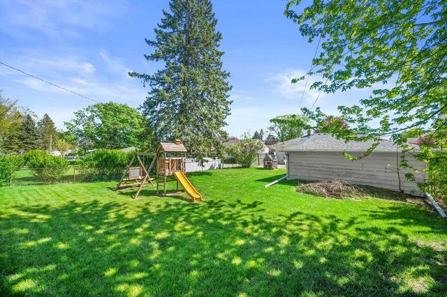 1790 Spruce COURT, South Milwaukee, WI 53172