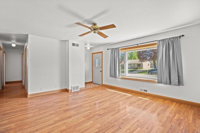 1790 Spruce COURT, South Milwaukee, WI 53172