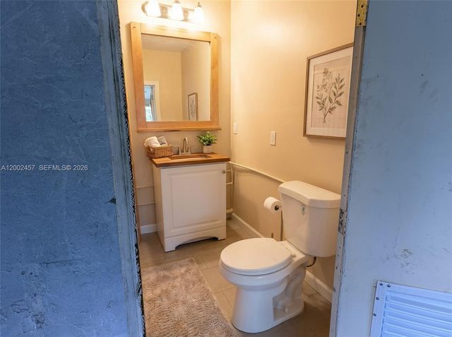 2410 Jackson Street, Hollywood, FL 33020