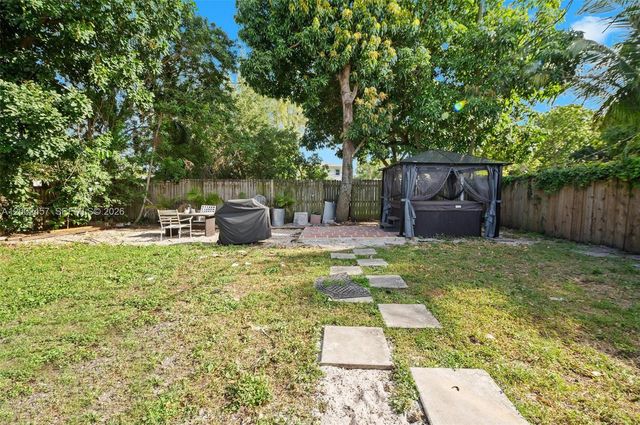 2410 Jackson Street, Hollywood, FL 33020