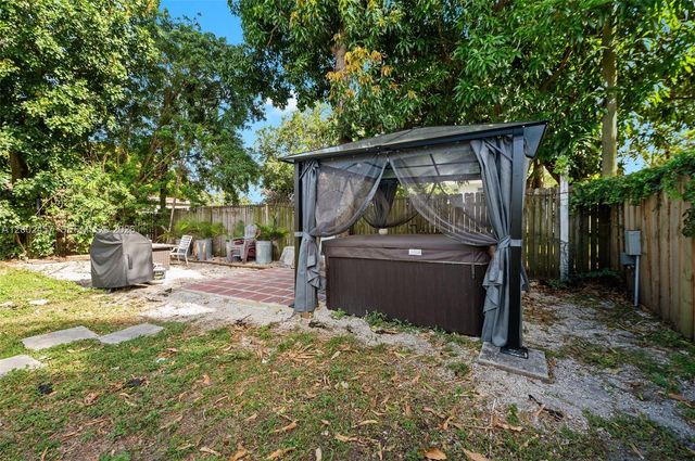 2410 Jackson Street, Hollywood, FL 33020