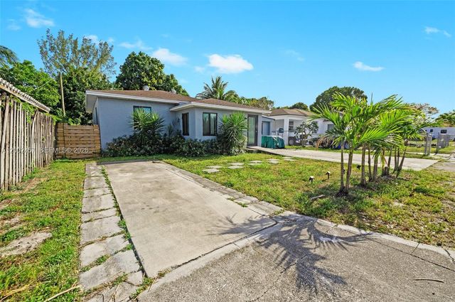 2410 Jackson Street, Hollywood, FL 33020