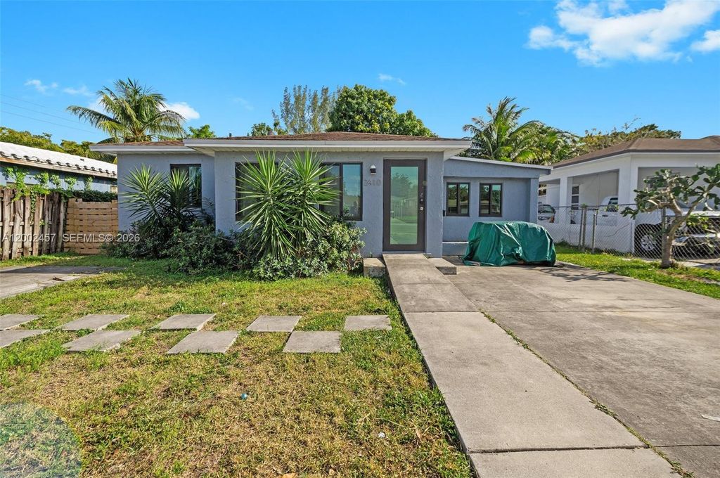 2410 Jackson Street, Hollywood, FL 33020