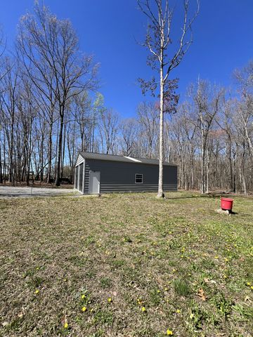 8129 Hollow Springs Rd, Bradyville, TN 37026