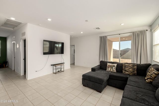 3023 E Lucy Trail, San Tan Valley, AZ 85143