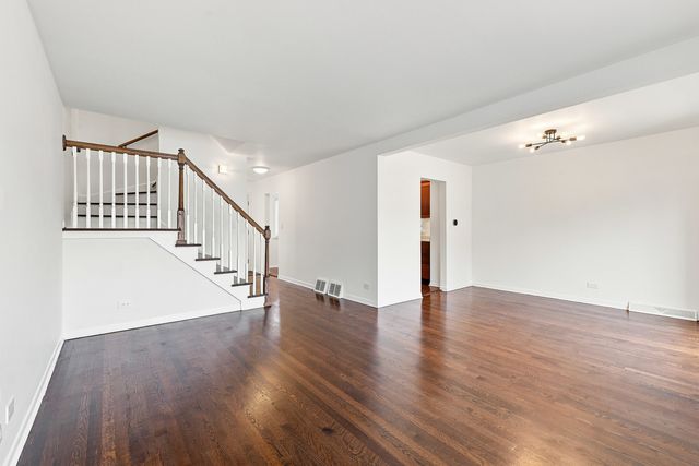 630 HIBBARD Road, Wilmette, IL 60091