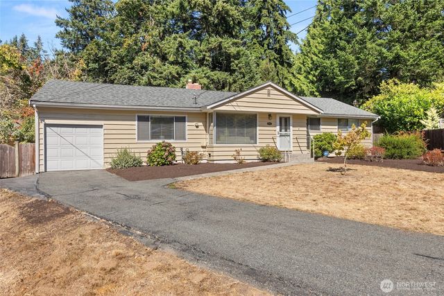 18521 36th Place NE, Lake Forest Park, WA 98155