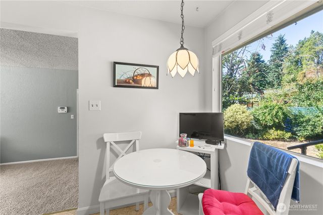 18521 36th Place NE, Lake Forest Park, WA 98155