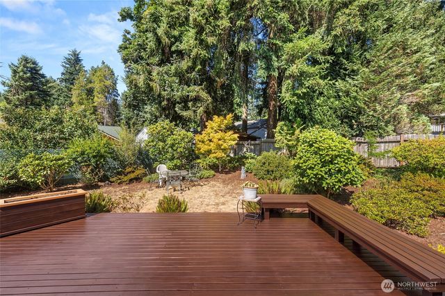 18521 36th Place NE, Lake Forest Park, WA 98155
