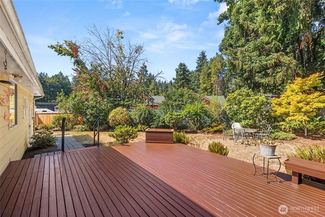 18521 36th Place NE, Lake Forest Park, WA 98155