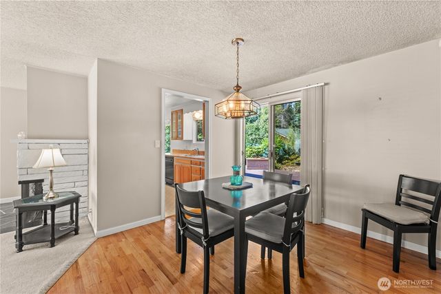 18521 36th Place NE, Lake Forest Park, WA 98155