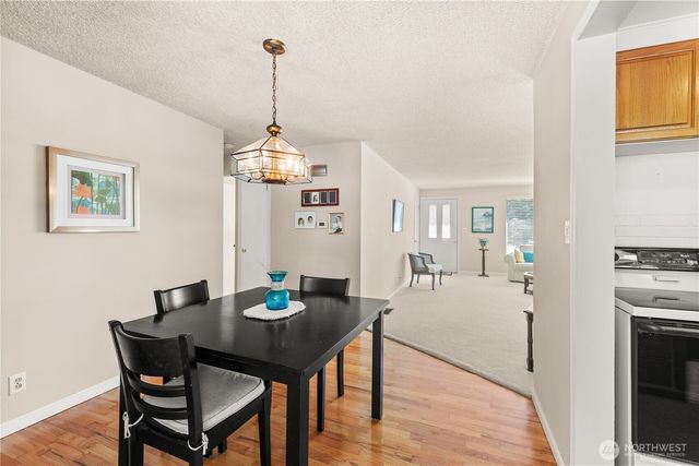 18521 36th Place NE, Lake Forest Park, WA 98155