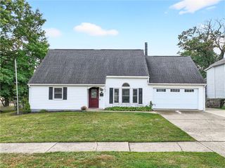 715 Walnut St, Mt Pleasant Boro, PA 15666