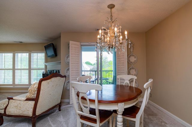 6155 Chasewood Parkway 201, Minnetonka, MN 55343