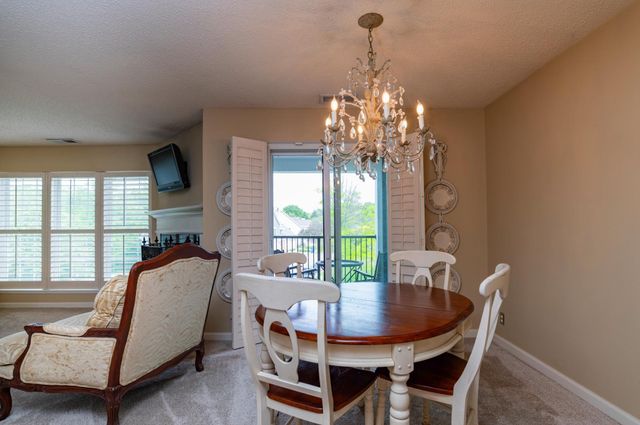 6155 Chasewood Parkway 201, Minnetonka, MN 55343