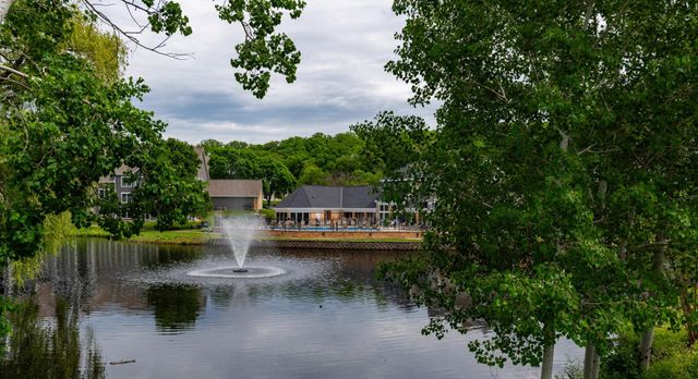 6155 Chasewood Parkway 201, Minnetonka, MN 55343