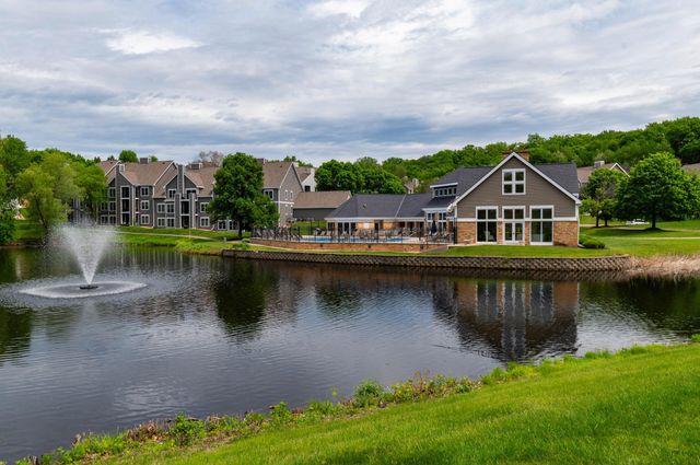 6155 Chasewood Parkway 201, Minnetonka, MN 55343