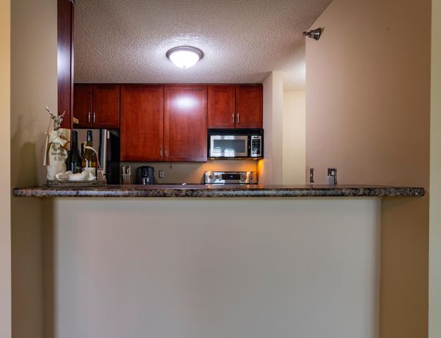 6155 Chasewood Parkway 201, Minnetonka, MN 55343