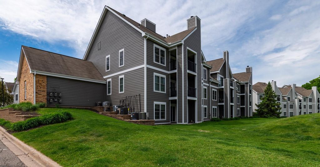 6155 Chasewood Parkway 201, Minnetonka, MN 55343