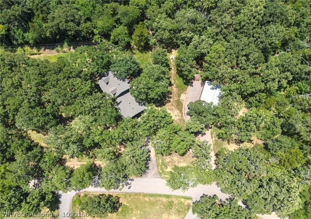 2704 Cedar Valley Drive, Greenwood, AR 72936