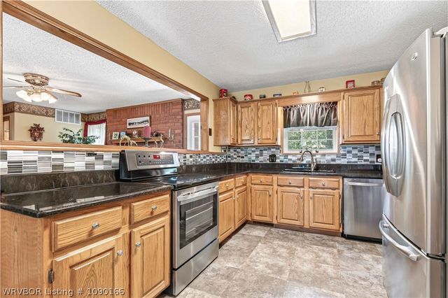 2704 Cedar Valley Drive, Greenwood, AR 72936