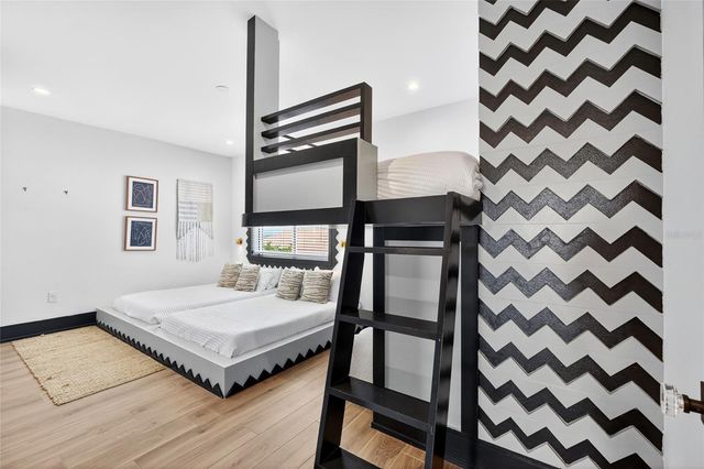 100 12TH STREET N, Bradenton Beach, FL 34217